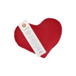 Cuore rosso con noccioli di ciliegia