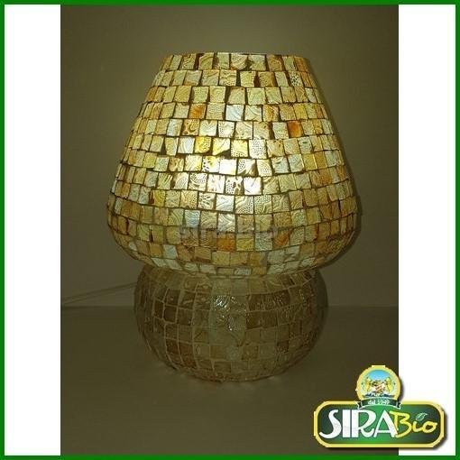 lampada-da-tavolo-in-vetro-mosaicata-bianca-lavorata-a-mano